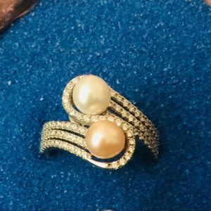Vantel Pearl Setting “5th Avenue” Ring.